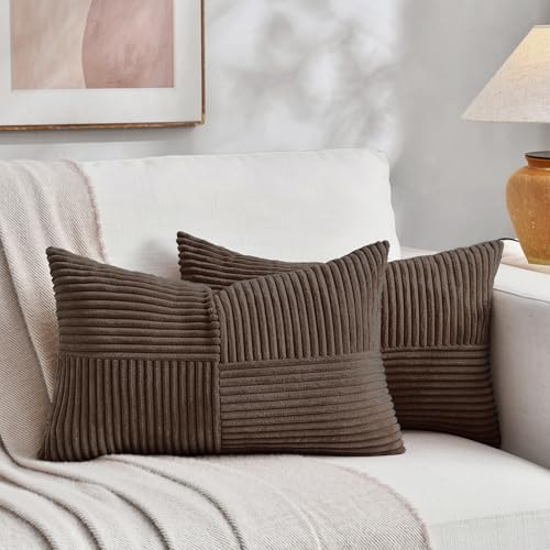 FDTERN 2er Set Dunkelbraun Kordsamt Kissenbezug 50x70CM Weich Moderne Dekorative Kissenbezüge Kissenhülle Dekokissenbezug Sofakissen Dekokissen Boho Deko für Sofa Schlafzimmer Wohnzimmer Bett FDTERN 2er Set Dunkelbraun Kordsamt Kissenbezug 50x70CM Weich Moderne Dekorative Kissenbezüge Kissenhülle Dekokissenbezug Sofakissen Dekokissen Boho Deko für Sofa Schlafzimmer Wohnzimmer Bett von FDTERN