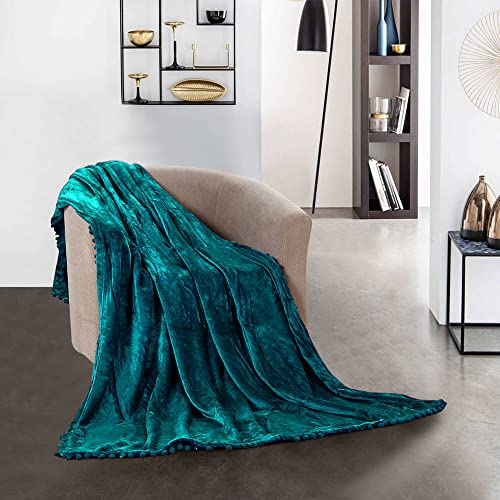 FEBE Kuscheldecke Türkis Tagesdecke mit Pompoms mikrofaser sofadecke kuschelig flauschig Decke für Couch Blanket 130x180 cm von FEBE