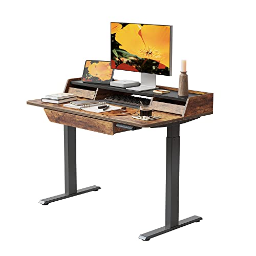 FEZIBO Elektrischer Stehschreibtisch, 120 x 65 cm Höhenverstellbarer Tisch, Ergonomische Büromöbel mit 3 Schubladen, Schwarzer Rahmen/Rustikale Braune Tischplatte von FEZIBO
