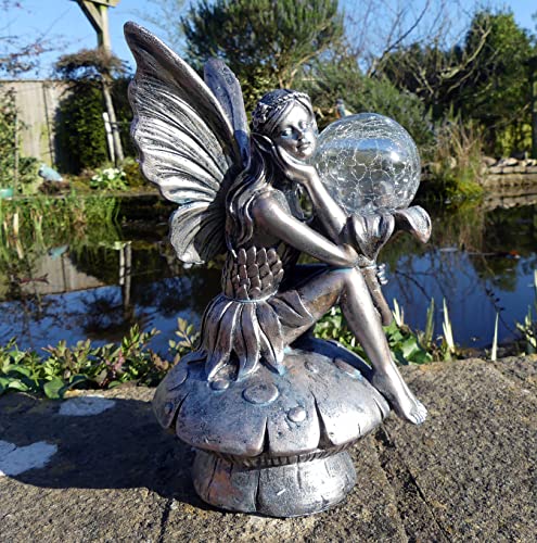 Mia On A Mushroom Solarfee, 24 cm hoch, Gartenfeen-Ornament/Statue Mia On A Mushroom Solarfee, 24 cm hoch, Gartenfeen-Ornament/Statue von FHFY Garden
