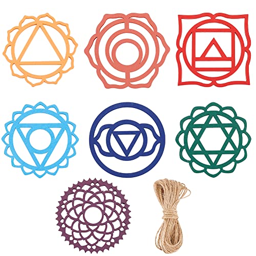 FINGERINSPIRE 7 Teiliges Holz Chakra Ornament Set Mit Juteschnur 80 mm Gemischte Farben Chakra Holz Yoga Symbol AnhängerYoga Meditation Chakra Symbole Displays Für Schlafzimmer Yoga Studio von FINGERINSPIRE