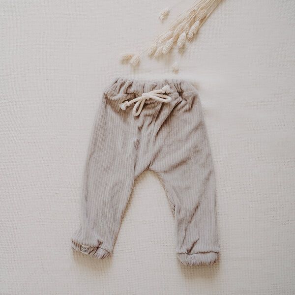 FINO & Stitch DIY Nähset Jogger Pants Cord Bio-Baumwolle - zugeschnitten von FINO & Stitch