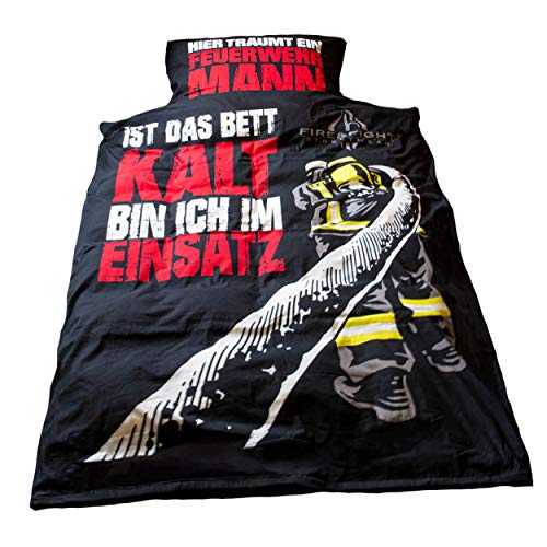 FIRE & FIGHT Streetwear Feuerwehr Bettwäsche Hier träumt EIN Feuerwehrmann Kopfkissen 80 x 80 Deckenbezug 135 x 200 Oberdecke Set Geschenkidee Feuerwache Motiv retten löschen Bergen schützen von FIRE & FIGHT Streetwear