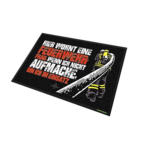 Fußmatte Feuerwehrfrau - wenn ich nicht aufmache bin ich im Einsatz - Fanartikel 75x50cm wetterbeständig Haustür Wohndekoration Geschenkidee Accessoire von FIRE & FIGHT Streetwear