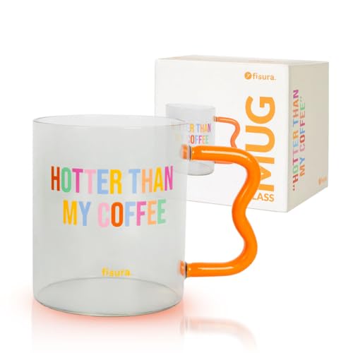 Fisura Kaffeebecher aus Glas mit Schriftzug "Hotter" - Borosilikatbecher mit original orangenem Henkel - Glas für Tee oder Kaffee - 410 ml Fassungsvermögen Fisura Kaffeebecher aus Glas mit Schriftzug "Hotter" - Borosilikatbecher mit original orangenem Henkel - Glas für Tee oder Kaffee - 410 ml Fassungsvermögen von FISURA