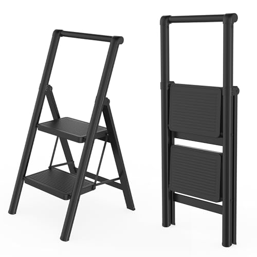 FIVMEN Trittleiter 2 Stufen Klappbar Leiter Klappleiter Treppenleiter Klapptritt Haushaltsleiter Tritthocker mit Breitem Trittbrett 30x20 cm und Handläufen bis 270 kg Belastbar, Schwarz FIVMEN Trittleiter 2 Stufen Klappbar Leiter Klappleiter Treppenleiter Klapptritt Haushaltsleiter Tritthocker mit Breitem Trittbrett 30x20 cm und Handläufen bis 270 kg Belastbar, Schwarz von FIVMEN