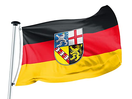 FLAGLY Premium Flagge Saarland 100x150cm -115g/m² Stoffgewicht - gedruckt, robustes und witterungsbeständiges Glanzpolyester mit Ösen (100 x 150 cm, Saarland) von FLAGLY