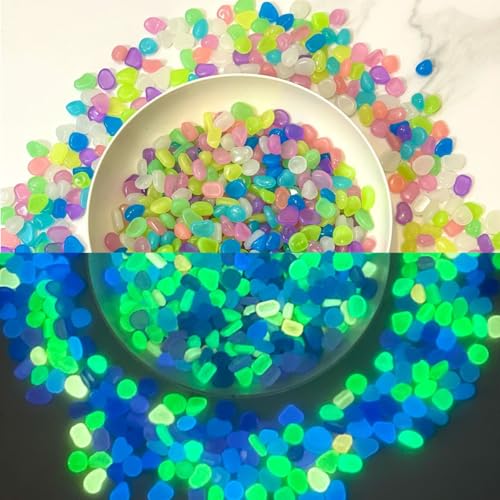 FOLANDO Leuchtsteine, bunte Kieselsteine, leuchtende Pflastersteine, Garten, leuchtende Steine, Kunstharz, Aquarium-Dekoration, Mikro-Landschaftsdekoration, fluoreszierender Leuchtstein, klein (5–8 mm FOLANDO Leuchtsteine, bunte Kieselsteine, leuchtende Pflastersteine, Garten, leuchtende Steine, Kunstharz, Aquarium-Dekoration, Mikro-Landschaftsdekoration, fluoreszierender Leuchtstein, klein (5–8 mm von FOLANDO