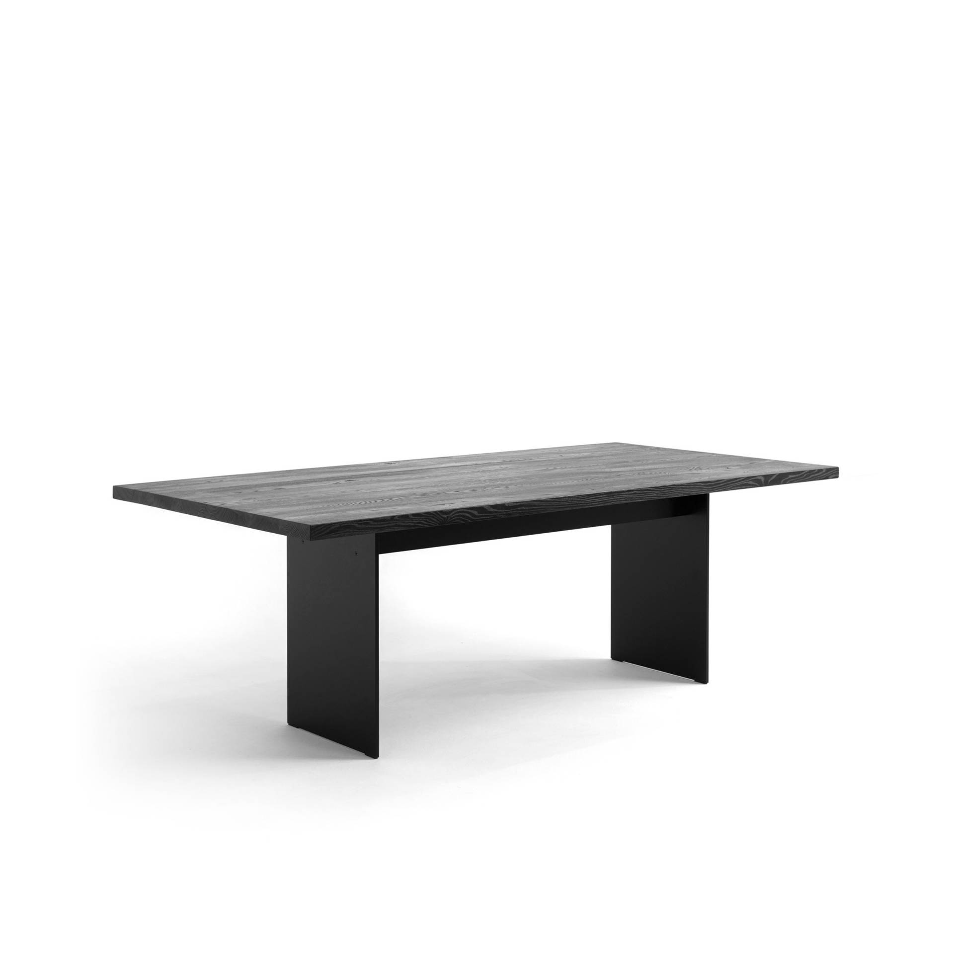 FORM EXCLUSIV // FYNN - ESSTISCH | DEUTSCHE EICHE | SCHWARZ GEKÖHLT - SLEEK BLACK - 180CM X 90CM X 4CM von FORM EXCLUSIV