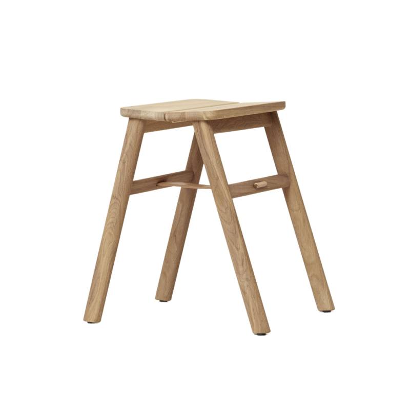 Form & Refine - Angle Foldable Stool - klappbarer Hocker aus Holz mit Wandhaken von FORM & REFINE