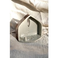 Handgemachter Tonaltar Mondtempel, Wandbehang Aus Ton, An Der Wand Hängend, Hängend Handgemachter Tonaltar Mondtempel, Wandbehang Aus Ton, An Der Wand Hängend, Hängend von FORSCHART