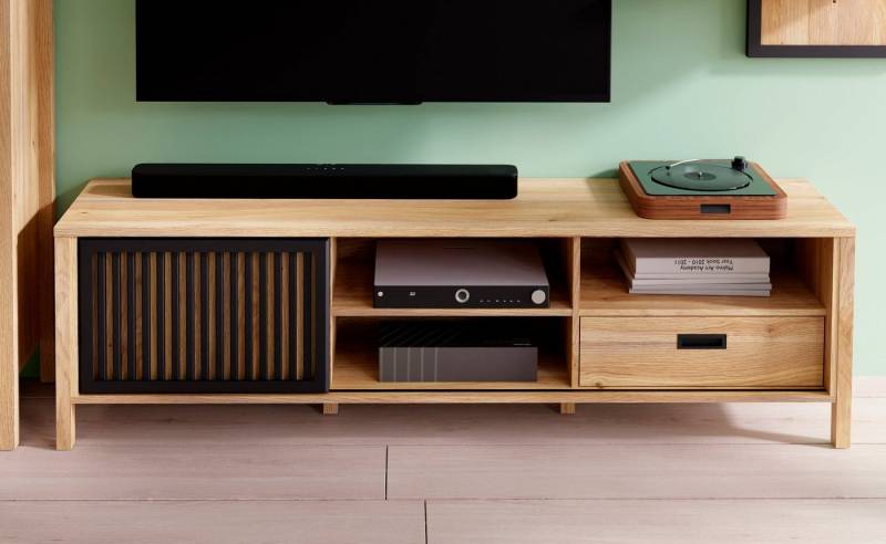 FORTE Lowboard JytanaTV-Board, TV-Schrank, Breite 174,8 cm, mit Lamellen-Schiebetüre, Mauvella Eiche / Schwarz FORTE Lowboard JytanaTV-Board, TV-Schrank, Breite 174,8 cm, mit Lamellen-Schiebetüre, Mauvella Eiche / Schwarz von FORTE