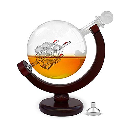 FORYOU24 Globus Whiskey Karaffe Glas Dekanter mit Ständer aus Holz I Whisky Karaffe luftdicht mit eingearbeitetem Segelschiff I Frauen- und Männergeschenke edel I 850 ml Globus Flasche vintage von FORYOU24