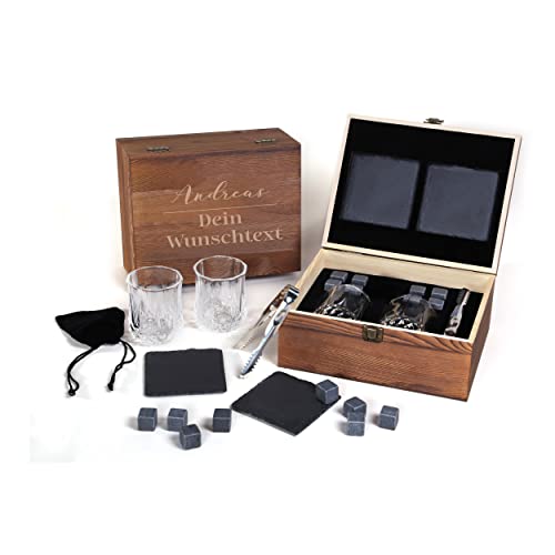 FORYOU24 Whisky Geschenk Box aus Holz mit Gravur des Namens Motiv Wunschname I 2 Whiskeygläser I 2 Schiefer-Untersetzer I 8 Kühlsteine + Zange I Geschenk für Männer I Geschenkidee von FORYOU24