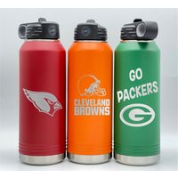 Personalisierte Benutzerdefinierte Gravierte 32-Unzen-Wasserflasche, Football-Teams-Logo, Jets, Giants, Arizona, Isolierte Hydroflasche von FOURSEASONLASERGIFTS