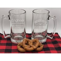 Personalisierter Techniker Bierkrug, Lustiger Motto, Mr. Fix It, Lustige Sprüche, Geburtstag, Freunde, Technik Spruch, Motto's Personalisierter Techniker Bierkrug, Lustiger Motto, Mr. Fix It, Lustige Sprüche, Geburtstag, Freunde, Technik Spruch, Motto's von FOURSEASONLASERGIFTS