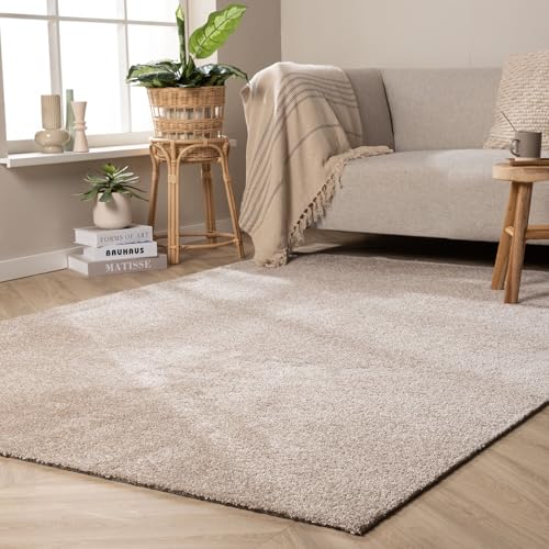FRAAI | Home & Living Waschbarer Teppich - Clean Beige - Polyester - Kurzflor - Einfarbig - Waschbar in Waschmaschine - Modern - Wohnzimmer, Esszimmer, Schlafzimmer - Carpet von FRAAI | Home & Living