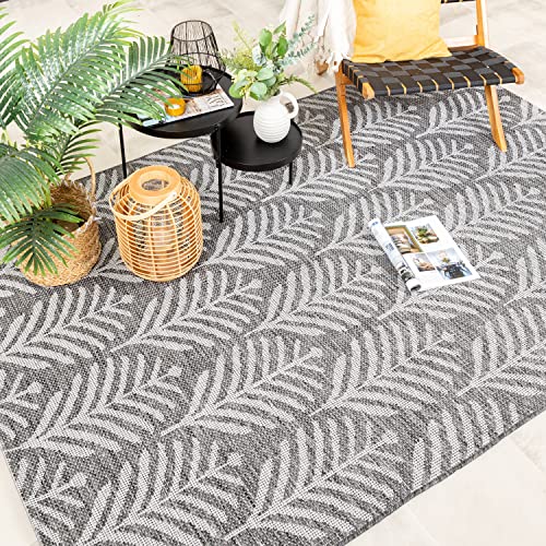 FRAAI | Home & Living In- & Outdoor Teppich - Summer Leaves Grau 140x200cm - Wetterfest - Synthetik, Polypropylen - Flachgewebe - Wohnzimmer, Balkon, Garten, Flur - Terrasse - Carpet von FRAAI | Home & Living