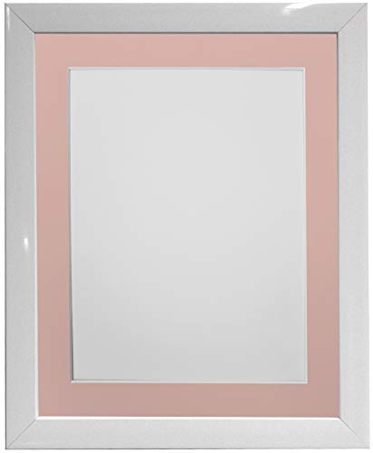 FRAMES BY POST 1,9 cm weißer Bilderrahmen mit rosa Passepartout, A4, Bildgröße 25,4 x 15,2 cm, Kunststoffglas, Kunststoff, Image Size 10 x 6 Inch Plastic von FRAMES BY POST