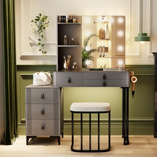 FREDEES Schminktisch mit Beleuchtung & Spiegel, Grau Schminktisch mit Glas-Schreibtischplatte, Groß Vanity Desk mit Stuhl & verstellbaren 3 Farben LED-Beleuchtung und Ladestation von FREDEES