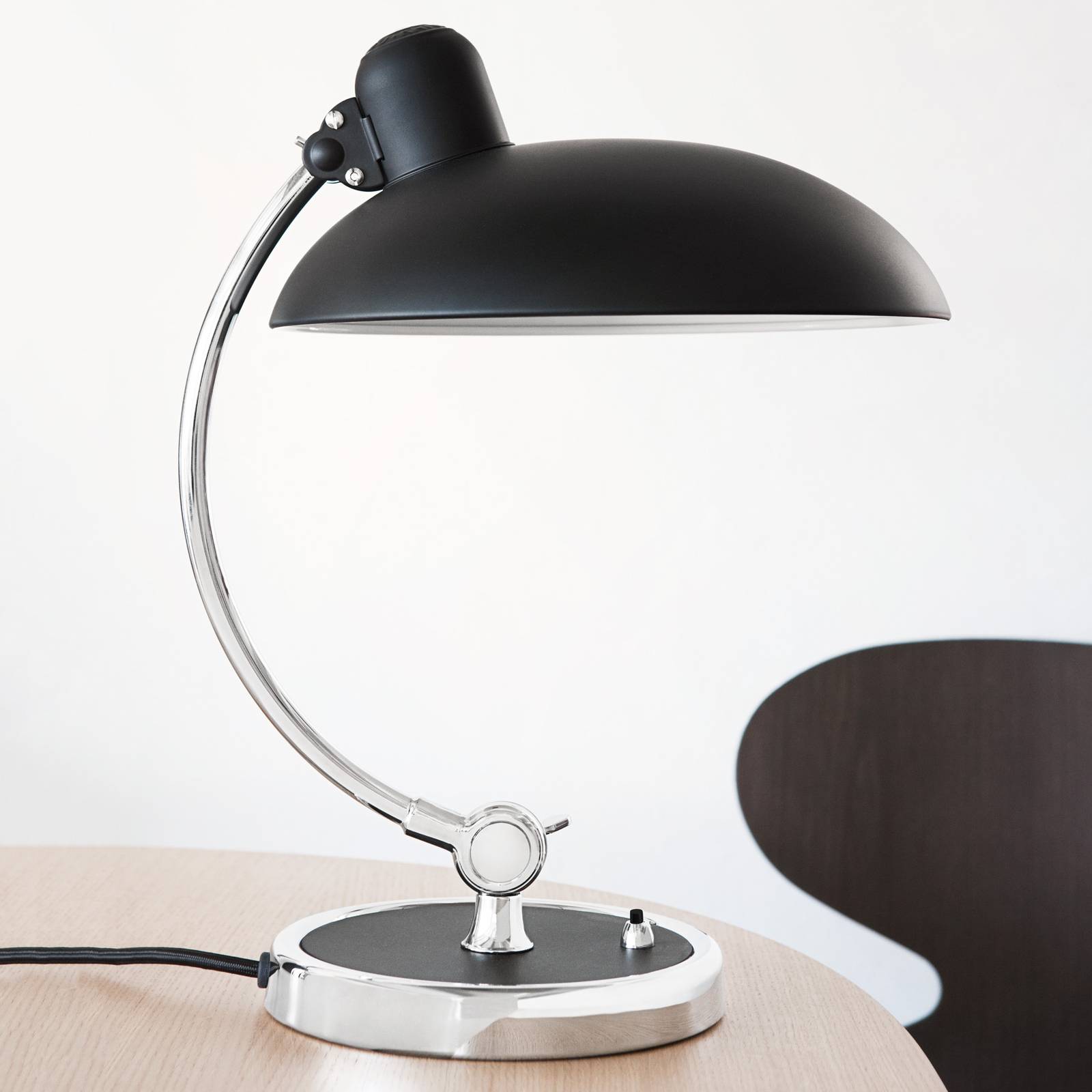 FRITZ HANSEN Kaiser Idell Luxus matt schwarz/chrom von FRITZ HANSEN