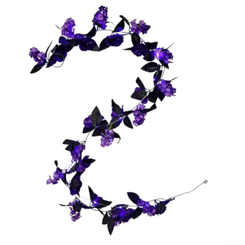 Lilafarbene Rosenrebe mit Lichterkette, Dekoration für Halloween-Treffen von FUANA