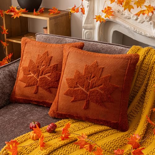 FUFRE Herbstdeko Ahornblatt Kissenbezug 45x45, 2er Set Herbst Deko Kissen, Herbstdeko Kissenbezüge, Herbst Sofakissen, Karamell Plüsch Kissenhülle Couchkissen für Schlafzimmer (Ahornblatt) von FUFRE