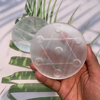 1Pc Natural Selenite 7 Chakra Sphere Stand 10cm | Crystal Charging Disk with Holders Desk Altar 1Pc Natural Selenite 7 Chakra Sphere Stand 10cm | Crystal Charging Disk with Holders Desk Altar von FUNCRYSTAL