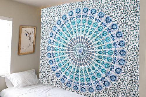 FURNISHFUL FINESSE Mandala Wandteppich Himmelblau Wandbehang Wandteppiche Boho Pfau Wandtuch für Dekor Zuhause und Wohnzimmer– 137 x 213 cm von FURNISHFUL FINESSE