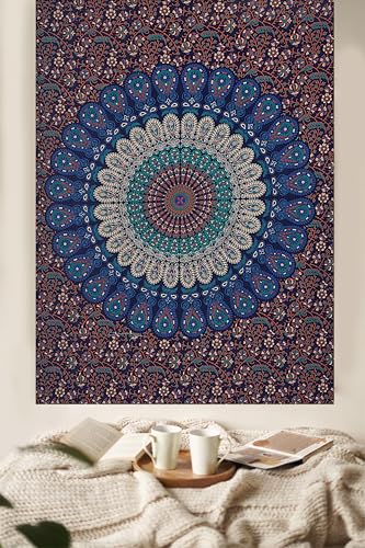 FURNISHFUL FINESSE Mandala Wandteppich Marineblau Wandbehang Wandteppiche Boho Pfau Wandtuch für Dekor Zuhause und Wohnzimmer– 76 x 102 cm von FURNISHFUL FINESSE