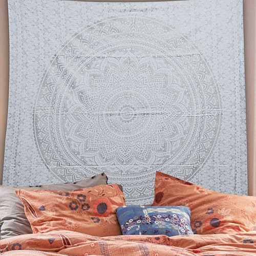 FURNISHFUL FINESSE Mandala Wandteppich Silber Wandbehang Wandteppiche Boho Ombre Wandtuch für Dekor Zuhause und Wohnzimmer– 127 x 152 cm FURNISHFUL FINESSE Mandala Wandteppich Silber Wandbehang Wandteppiche Boho Ombre Wandtuch für Dekor Zuhause und Wohnzimmer– 127 x 152 cm von FURNISHFUL FINESSE