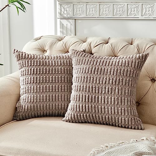 FY FIBER HOUSE 2er Set gemütliche Gestreifter Kordsamt Kissenbezüge Kissenhülle, dekorative quadratische Zierkissenbezüge für Couch, Bett, Sofa, 45x45cm, Taupe von FY FIBER HOUSE