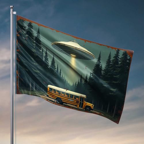 Flaggen für Studentenwohnheim, Ufo, Abduktion, Schulbus im Wald, Herbstdekoration, Outdoor-Mädchen-Flaggen für Schlafzimmer (60 x 90 cm) von FZFN