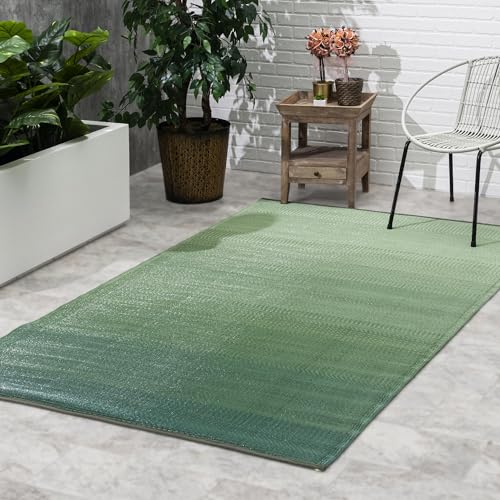 FAB HAB Gestreift Outdoor Teppich - Wetterfest, Farbecht, Wendbar - Recycelter Premium-Kunststoff - Terrasse, Balkon, Garten - Kunststoffteppich Big Sur - Grün - 120 x 180 cm von Fab Habitat