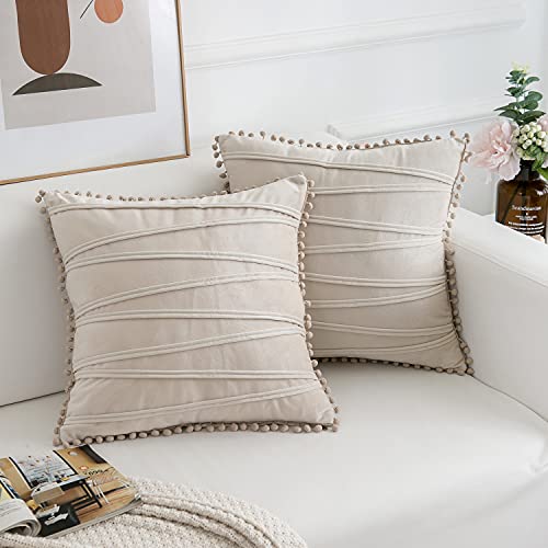 FabThing 2er-Set Samt Kissenbezug Gestreift Dekorative mit Pom Poms Kissenhülle Sofakissen Dekokissen Einfarbig für Sofa Schlafzimmer,45x45cm Weiße Creme von FabThing