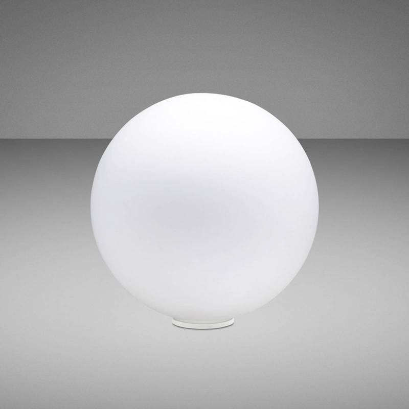 Fabbian Lumi Sfera Tischleuchte, liegend, Ø 20 cm von Fabbian