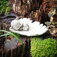 Tier Kind Schlafend in Einer Blatt Schale Kleine Dekoration von FabelhafteTonWelt