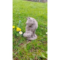 stein Fuchs Wolf Skulptur Für Den Garten Und Zuhause Aus Wetterfestem Beton Gegossen von FabelhafteTonWelt