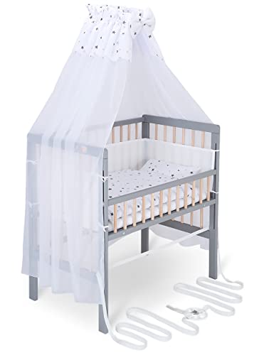 FabiMax Baby Beistellbett für Boxspringbett, TÜV geprüft 2022, inkl. Matratze und Komplettset, Buche massiv grau/Natur, Comfort/graue Sterne auf weiß von FabiMax