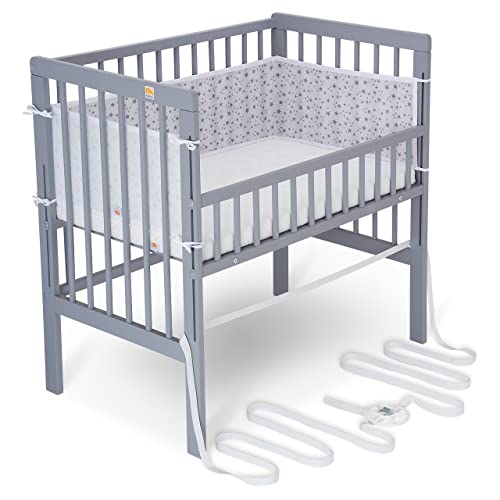 FabiMax Baby Beistellbett für Boxspringbett, TÜV geprüft 2022, inkl. Matratze und Nestchen aus Netzstoff, Buche massiv grau, Air/graue Sterne auf weiß von FabiMax