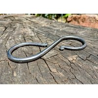 Großer S-Haken, Handgeschmiedet Großer S-Haken, Handgeschmiedet von FabrefactumFureti