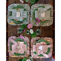 Handgefertigte Inlett Streifen Tischwäsche Set, Rüschen Tischset, Servietten & Schleifen von Fabricsnug