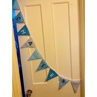 Wimpelkette Mit Namen Für Tür, Türdeko, Namensgirlande in Blau von FabrikaUK