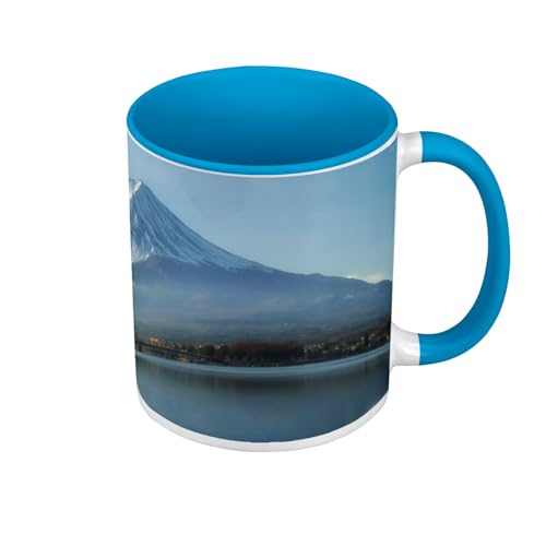 Tasse in Premium-Qualität, Blau – Blick auf den Berg Fuji Reflexion im japanischen See – Tasse mit Henkel und farbigem Innenfutter von Fabulous