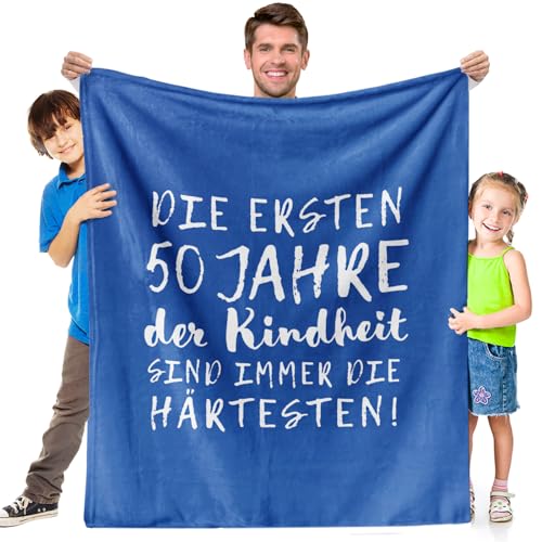 50.Geburtstag Geschenk - Kuscheldecke (130x150cm) | Lustige Geburtstagsgeschenke für Frau oder Mann Decke Weich Flauschig Fleecedecke | Die ersten 50 Jahre Kindheit sind Immer die härtesten! von Facepot