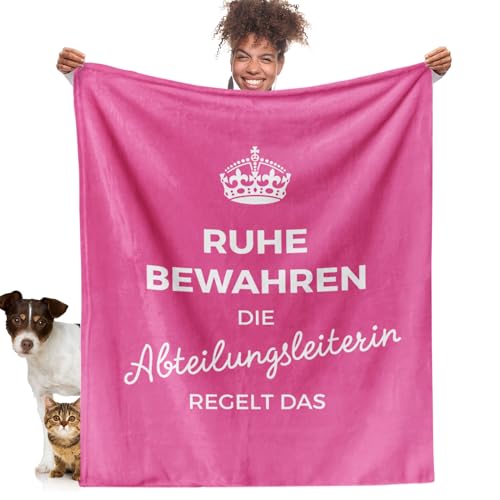 Facepot Beförderungsgeschenk Kuscheldecke (130x150cm) - Geschenke für angehende Abteilungsleiterin zur Beförderung, Berufsstart oder Anerkennung - Ruhe bewahren, die Abteilungsleiterin regelt das von Facepot