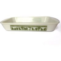 Vintage Milchglas Backwaren Auflaufform von FadedFare