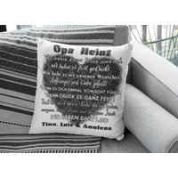 Kissen Opa Mit Namen Umarmung Des Kissens Personalisiertes Geschenk Einzahl Mehrzahl Enkelnamen Dekokissen Mann von Fadensalat