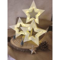 Lichterstern Mit Integrierter Led-Beleuchtung Auf Ständer Oder Freistehend Wählbar Lichterstern Mit Integrierter Led-Beleuchtung Auf Ständer Oder Freistehend Wählbar von FadenundHolz