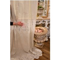 Shabby Chic Vorhang Aus Weißer Spitze Und Taubengrauer Leinenmischung von Faggianis